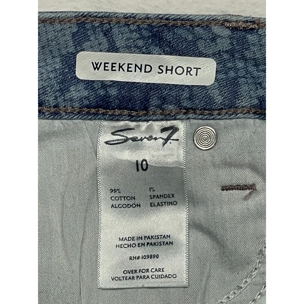 Seven 7 Weekend Women's Shorts Size 10 Light Denim Snake Skin Print Stretch